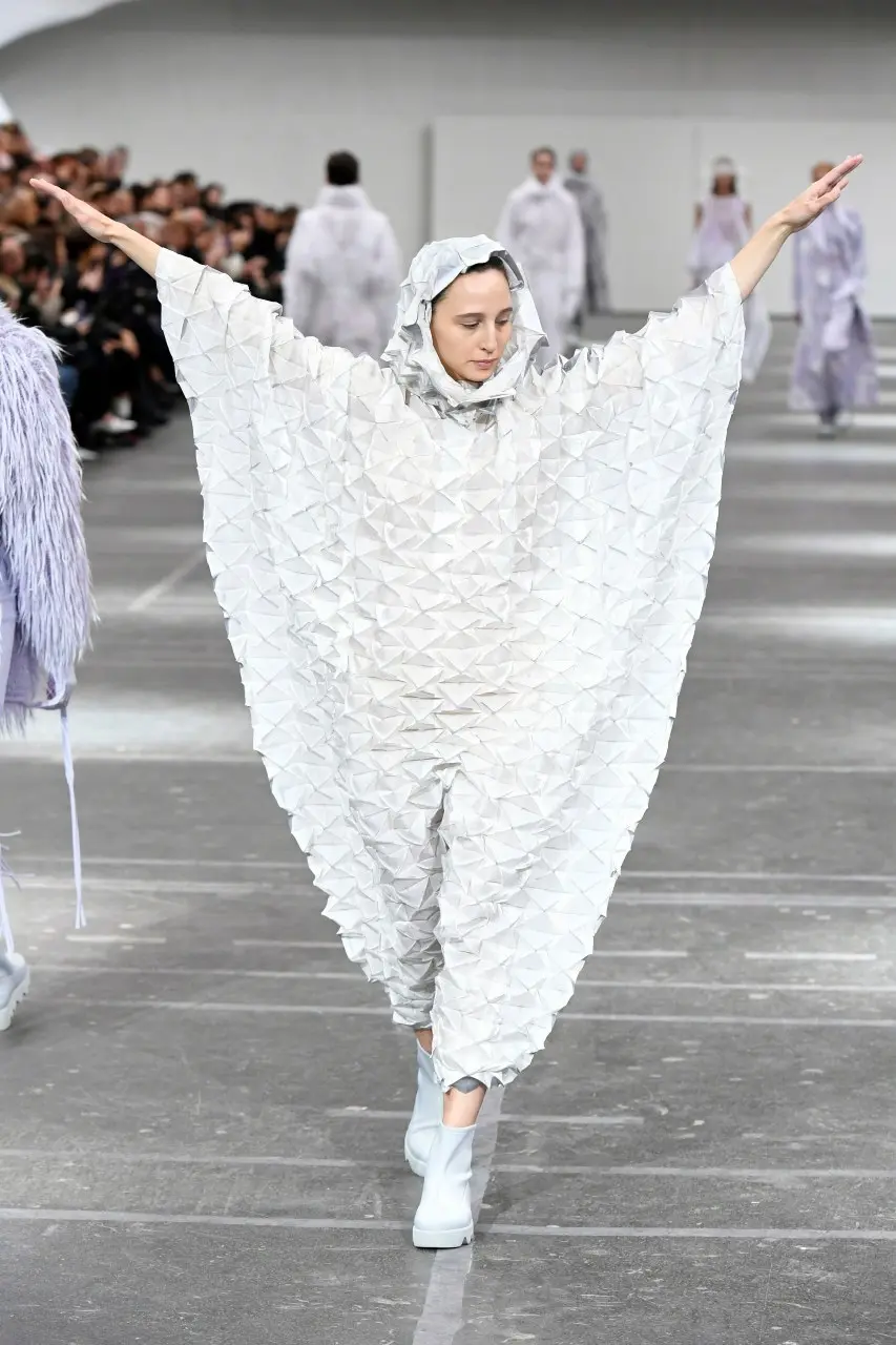 Pleats Take Center Stage: Fall/Winter 2025 Runway Trends