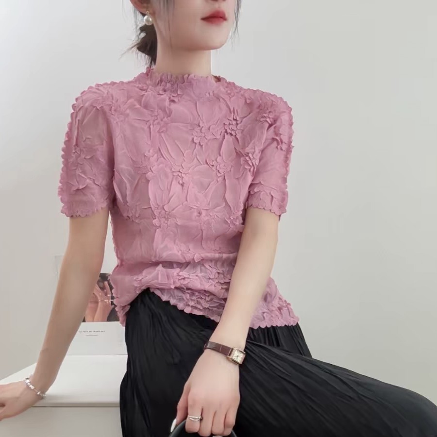 3D Crinkle Floral Short-Sleeve Blouse  (2).jpg