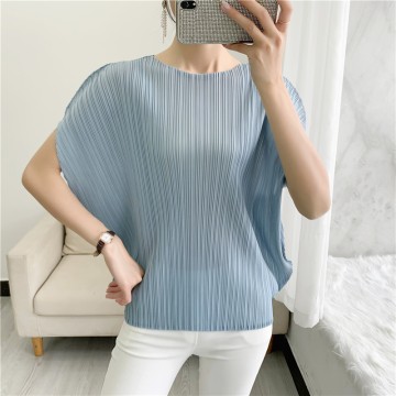 Pleated Apple Silhouette Tee｜Where Texture Meet...