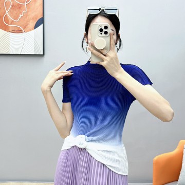 Gradient Corn Grain Pleated Short-Sleeve Top