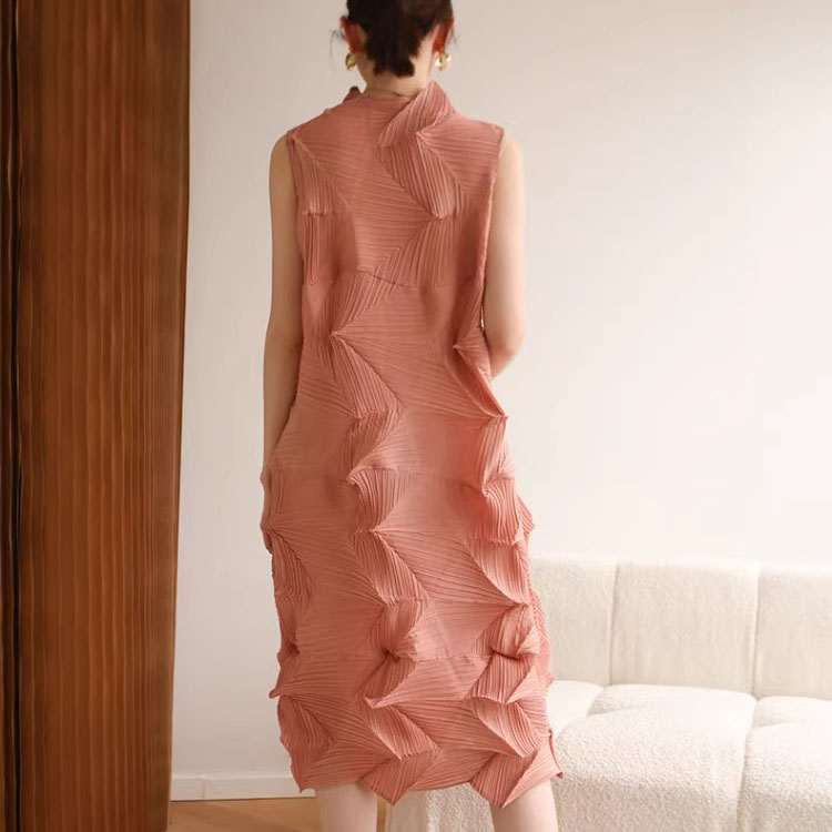 Rose-Pleated Sleeveless Midi Dress 2.jpg