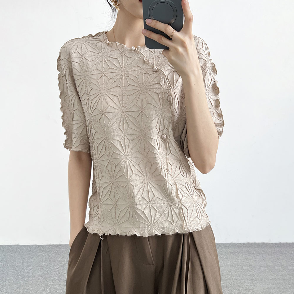 Chinese-Style Snowflake Pleated Blouse 3.jpg