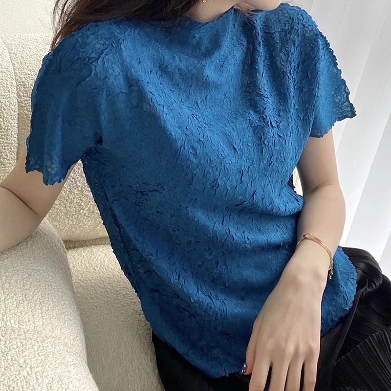 Women's Slim-Fit Short Sleeve Top for Summer – Textured & Flattering (2).jpg