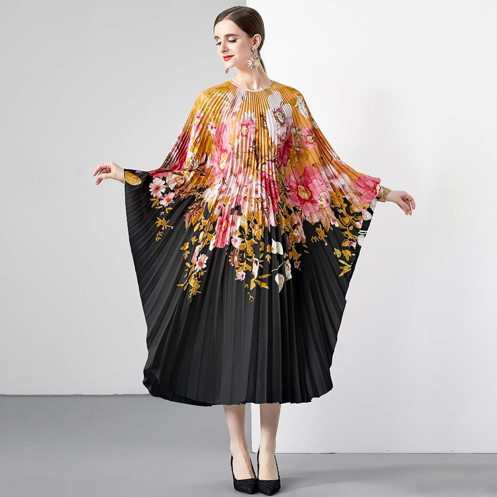 Plus-Size Pleated Batwing Sleeve Cape Bell Skirt Accordion Dress 3.jpg