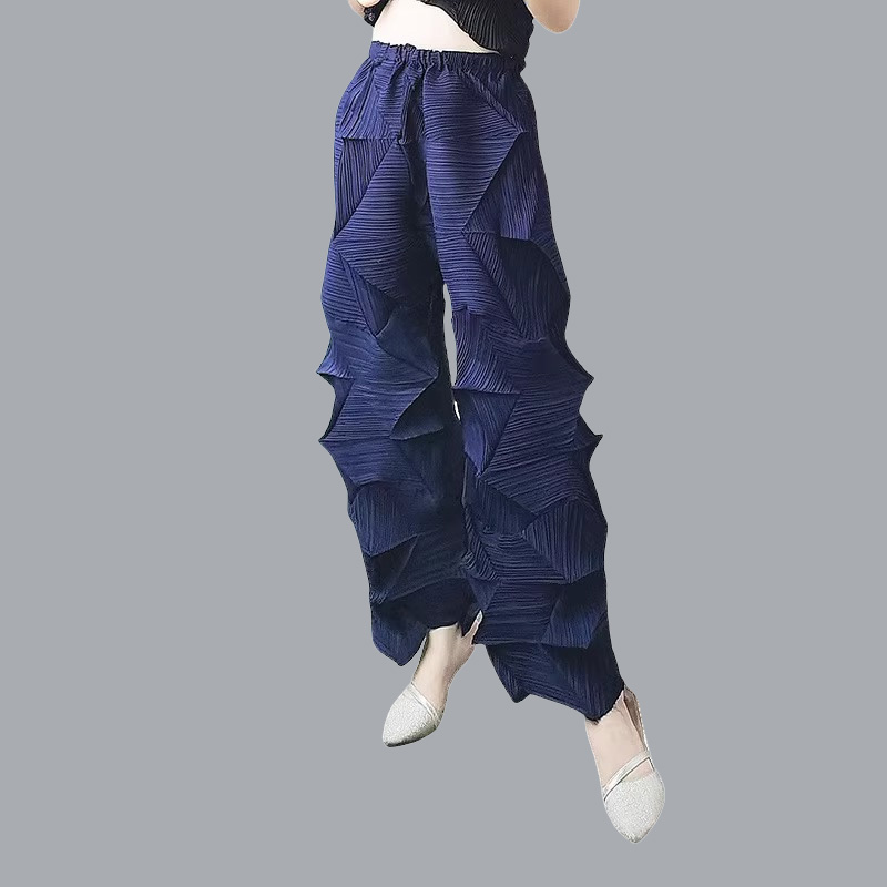 Petaled Architecture Trousers Rose-Pleated Elegance for Spring (1).jpg