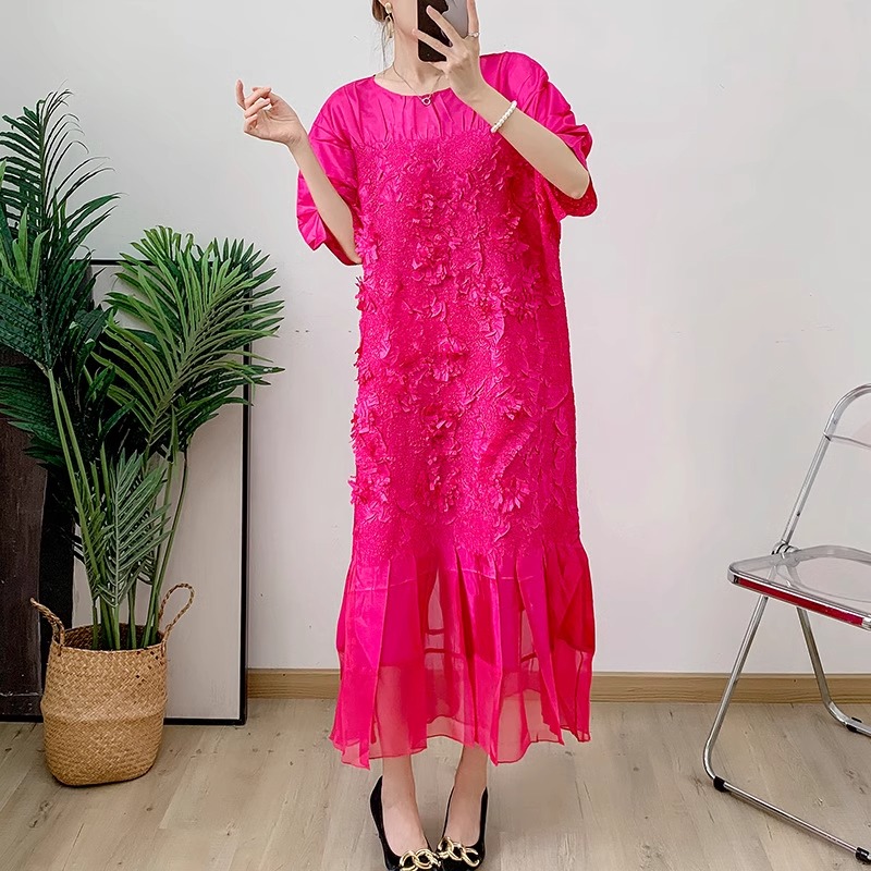 Coiled Floral Hand-Pleated Midi Dress 4.jpg